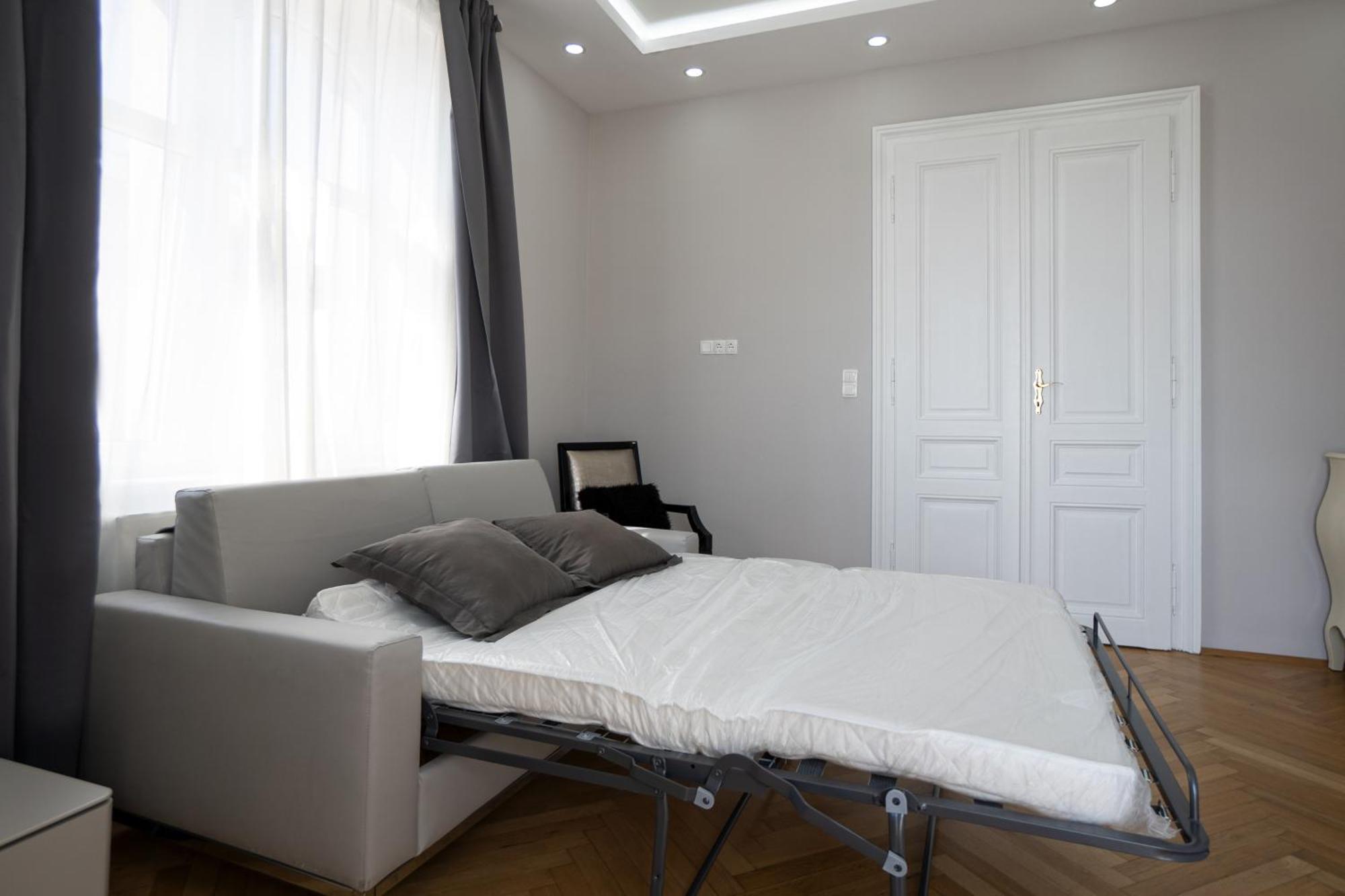 Charming 2-Room Apartment With Balcony, 15 Min To Center Вена Экстерьер фото