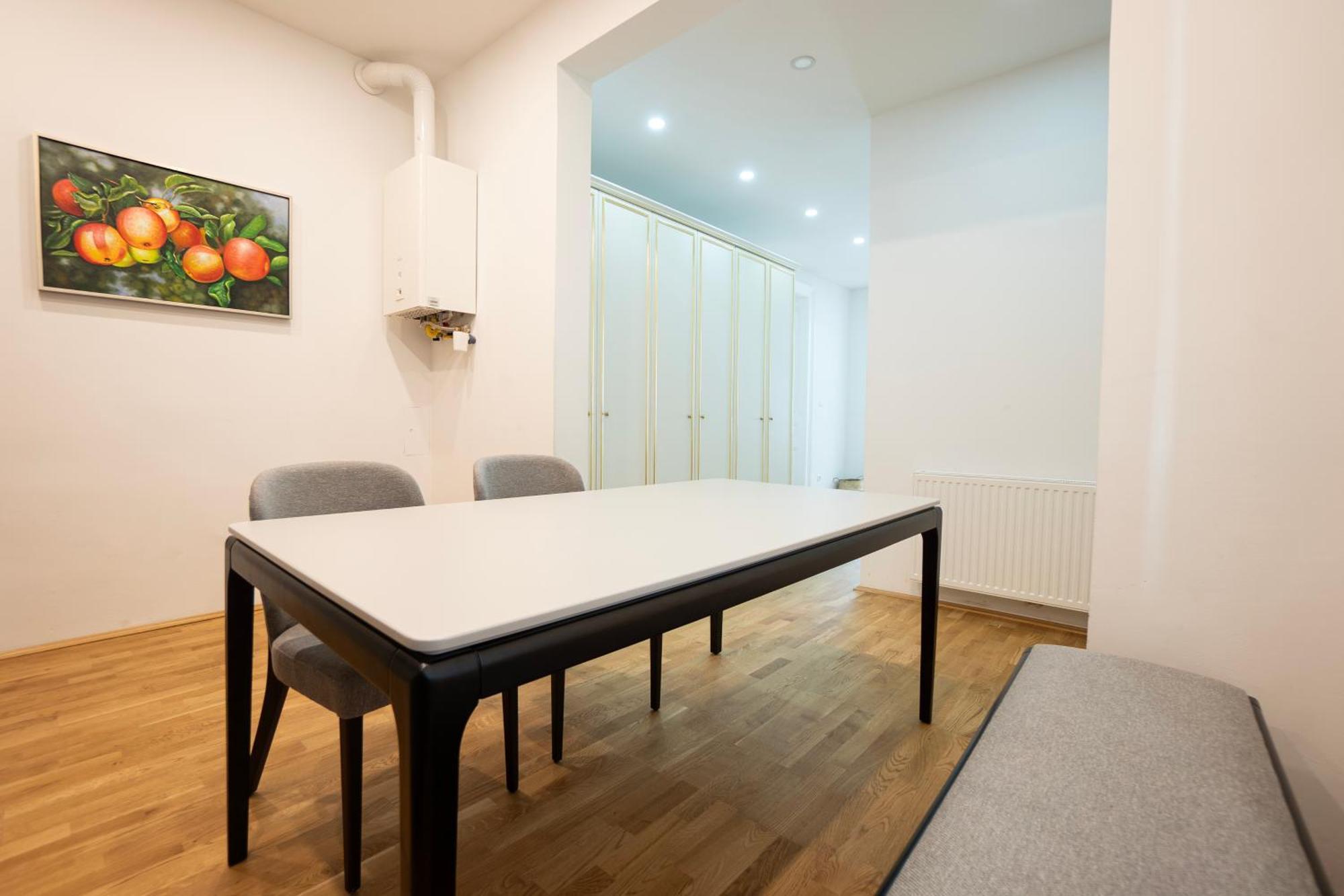 Charming 2-Room Apartment With Balcony, 15 Min To Center Вена Экстерьер фото