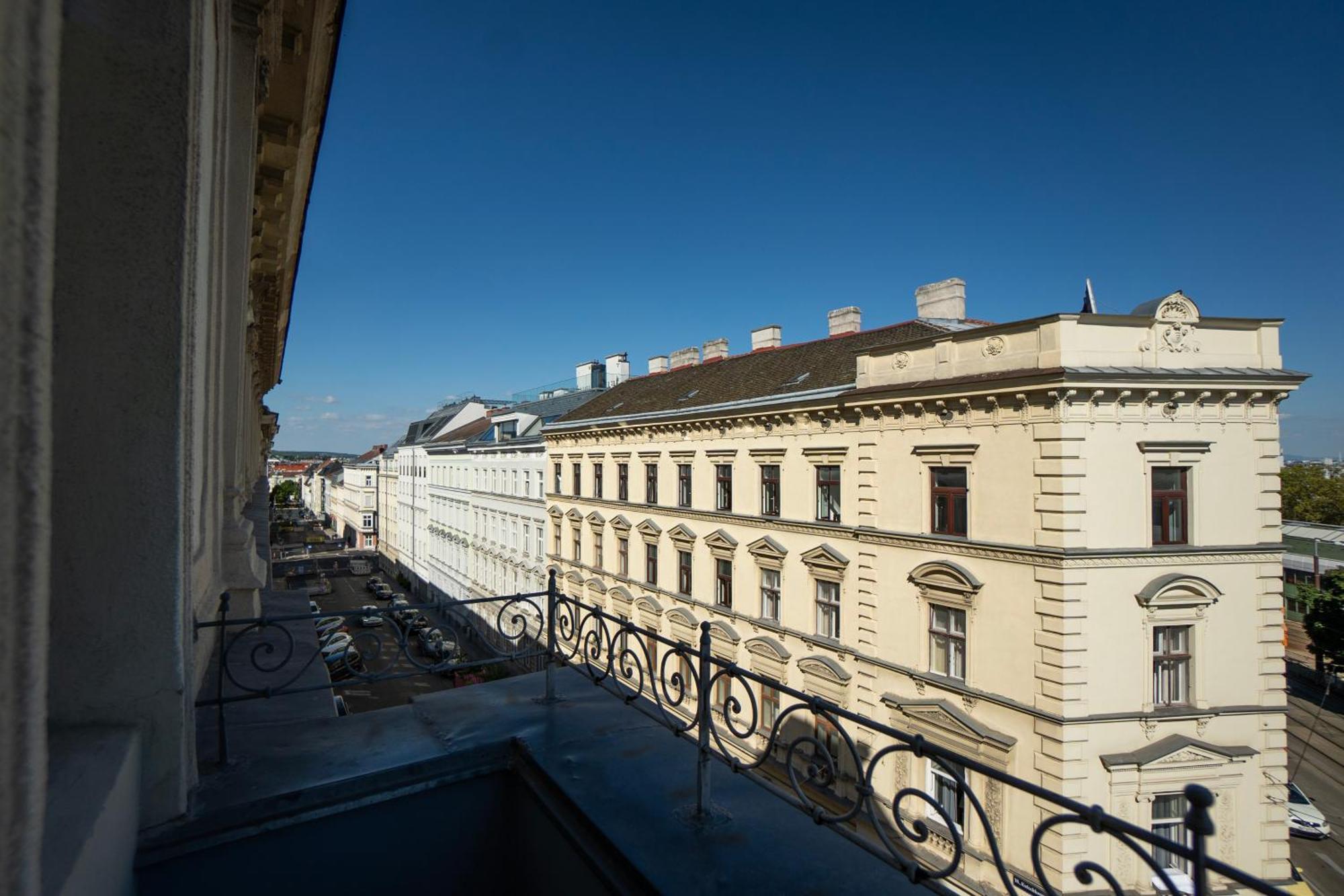 Charming 2-Room Apartment With Balcony, 15 Min To Center Вена Экстерьер фото