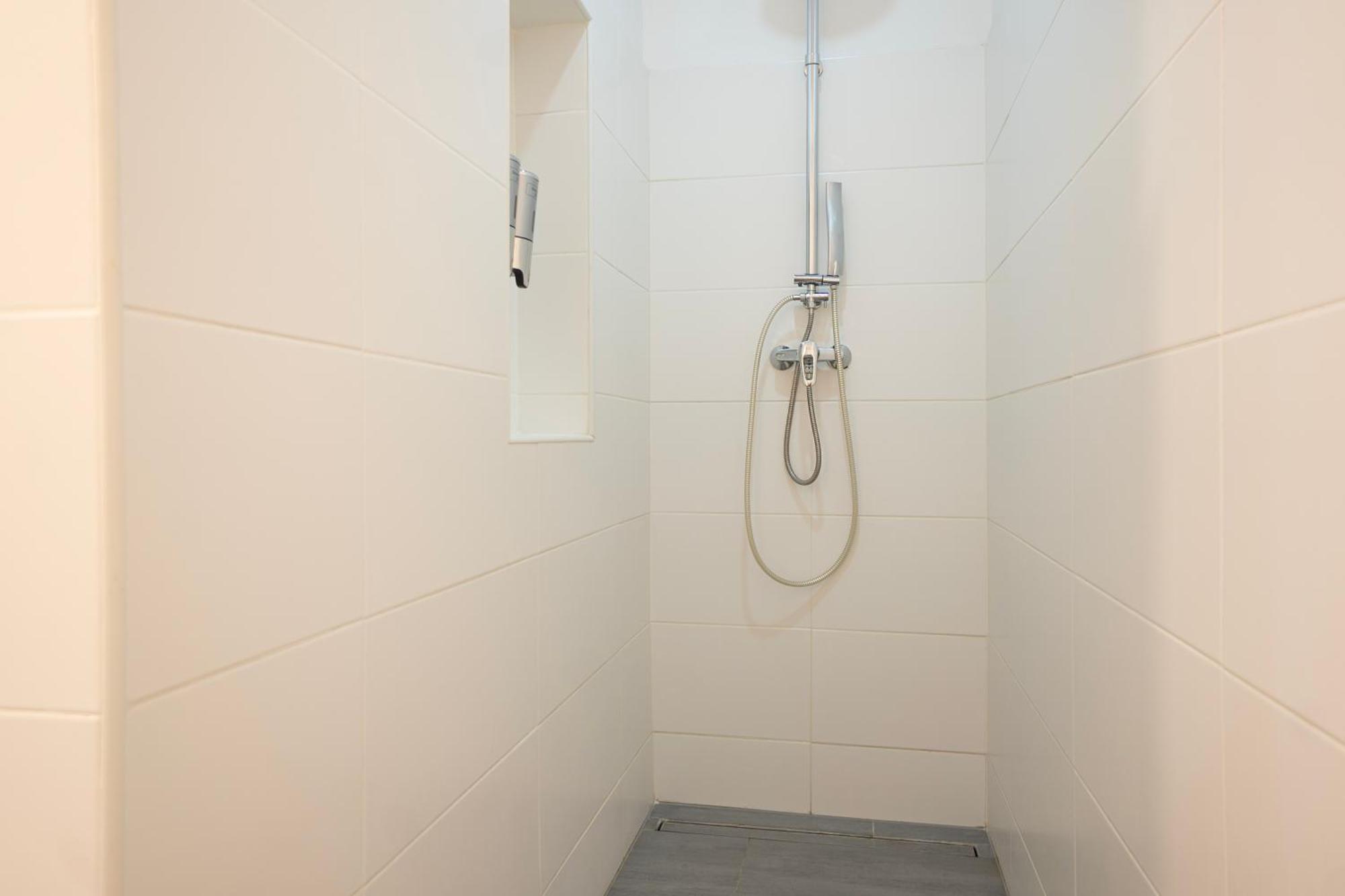 Charming 2-Room Apartment With Balcony, 15 Min To Center Вена Экстерьер фото