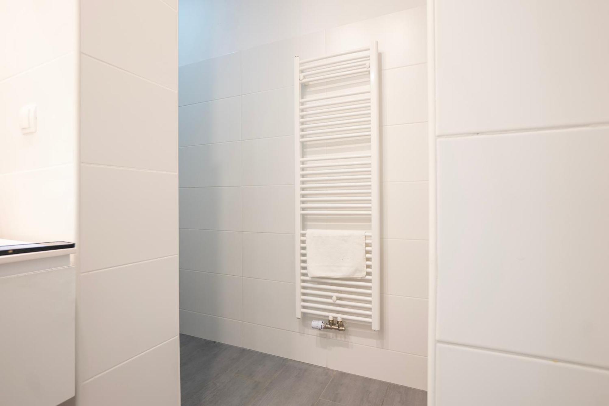 Charming 2-Room Apartment With Balcony, 15 Min To Center Вена Экстерьер фото